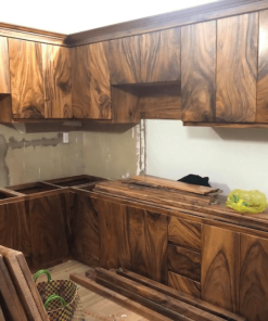 Thi công tủ bếp gỗ me tây