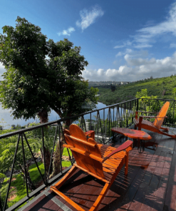 Bàn ghế gỗ uống trà ban công